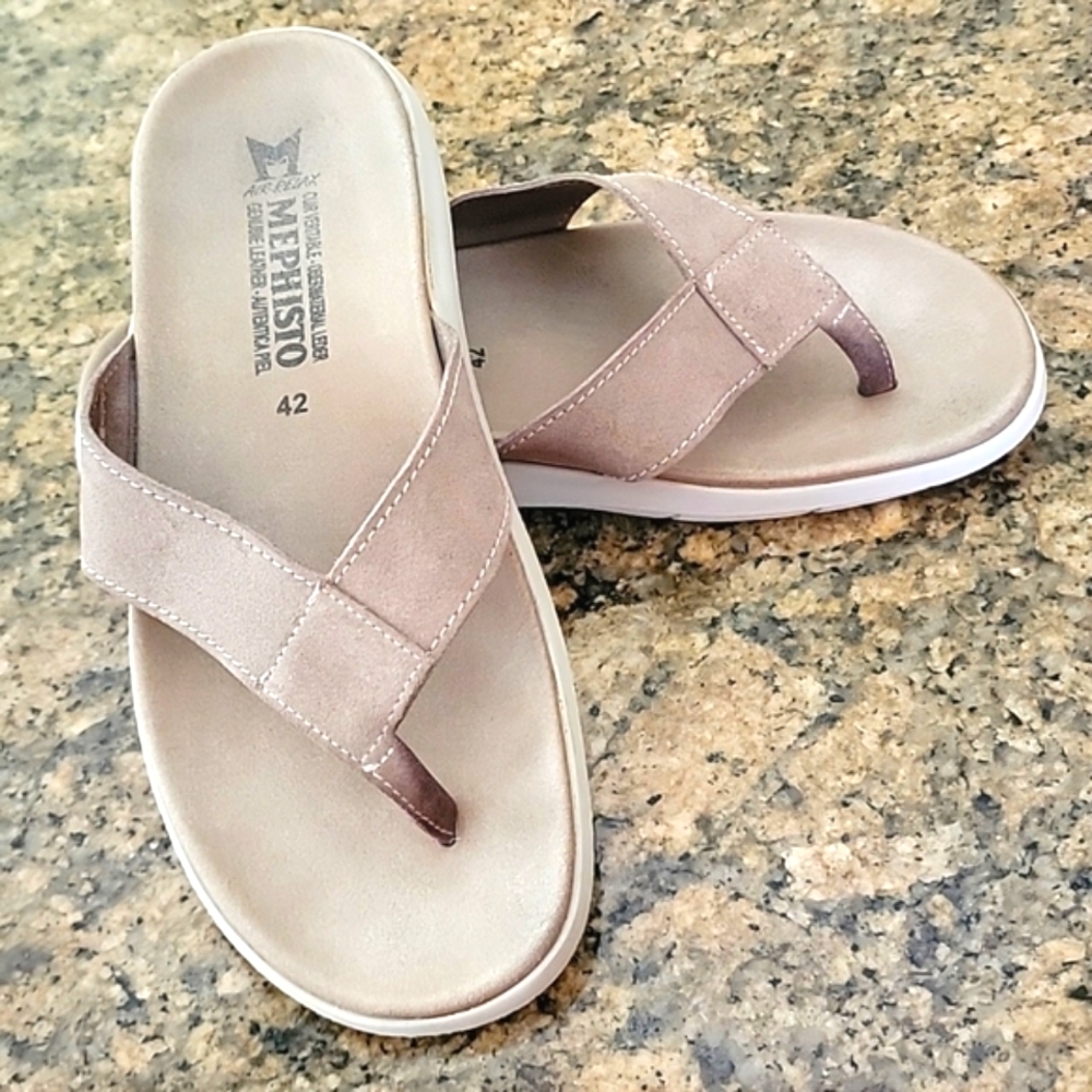 Mephisto Ladies Leather Flip Flops size 42/9.5